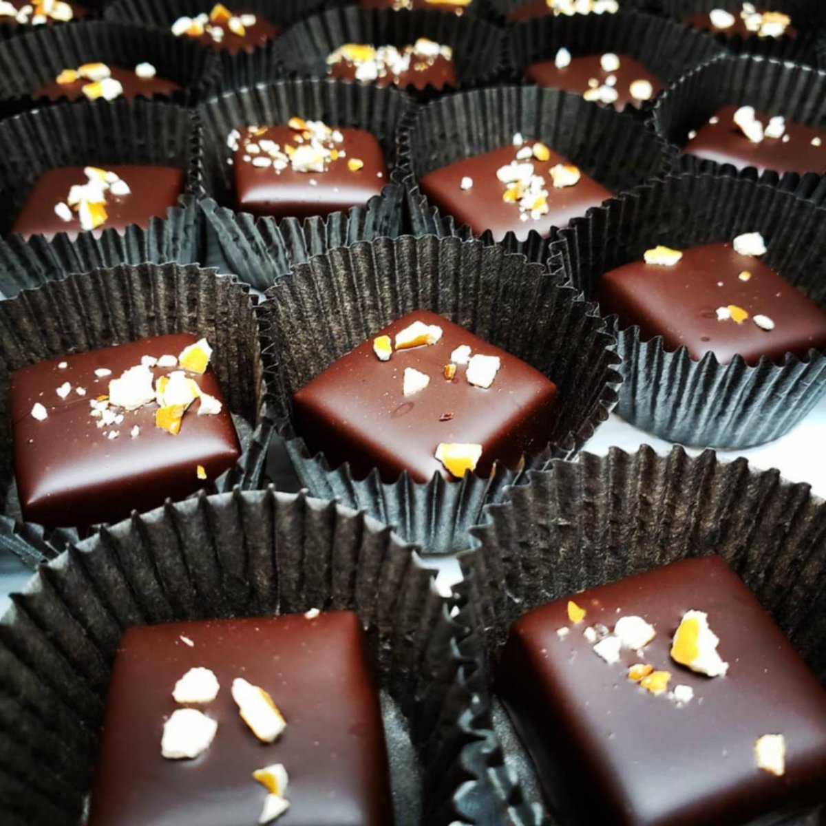 FermFest's tweet photo. ICYMI Roots Chocolate is returning to City Park Marketplace for #fermfest 2019 

https://t.co/EsH0d0zNLx

#FermentationFest #LiveCulture #FermentedFood #AutumninWisconsin #AutumnFoodFestival #chocolate https://t.co/NxI0LIDgFr