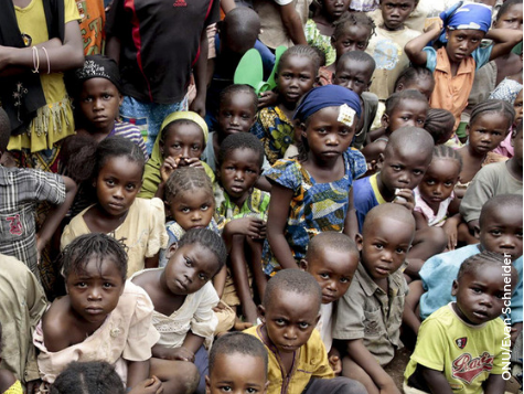 NacoesUnidas's tweet photo. #PMA @WFP chama atenção global para crise humanitária na República Centro-Africana, a terceira maior do mundo depois do Iêmen e da Síria. Quase 3 milhões de pessoas precisam de ajuda humanitária. Conflito armardo deixou 600 mil deslocados e 500 mil refugiados em países vizinhos. https://t.co/5N2vYmxbsT