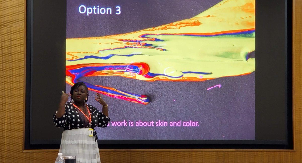 Eve_of_On's tweet image. As an artist, I am constantly training my eyes and #learningtosee deeply. It's rewarding to guide others to acquire this gift too. Last Wednesday, I had the privilege to engage a brilliant group of @AmerenMissouri engineers in a @COCAbiz Visual Storytelling workshop. #artmatters