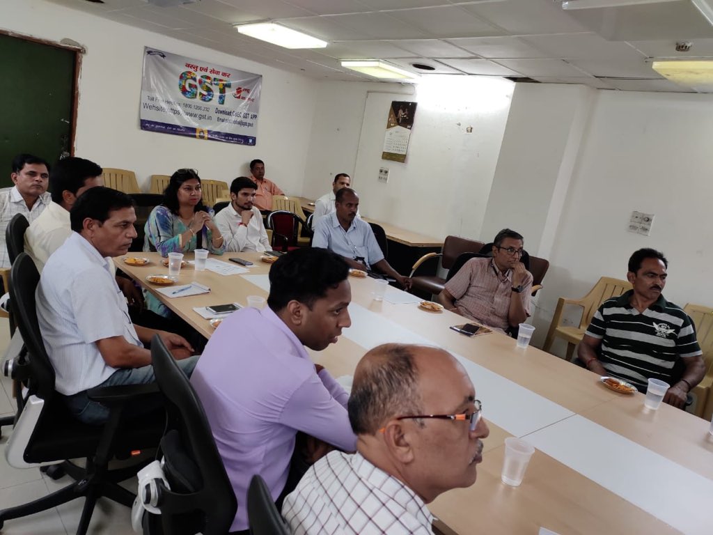 cgstdelhizone's tweet photo. Chhatarpur Division of CGST Delhi South Commissionerate organised GST Annual Returns outreach programme to assist taxpayers in filing of GST Annual Returns for the year 2017-18. https://t.co/GsD1h2JmaK