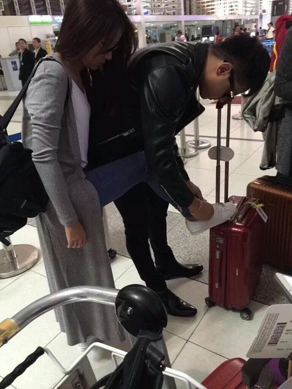 MariconTeodoro's tweet photo. Tying shoe laces...dutiful boyfriend

#KathNielForever https://t.co/uFBHde7om5