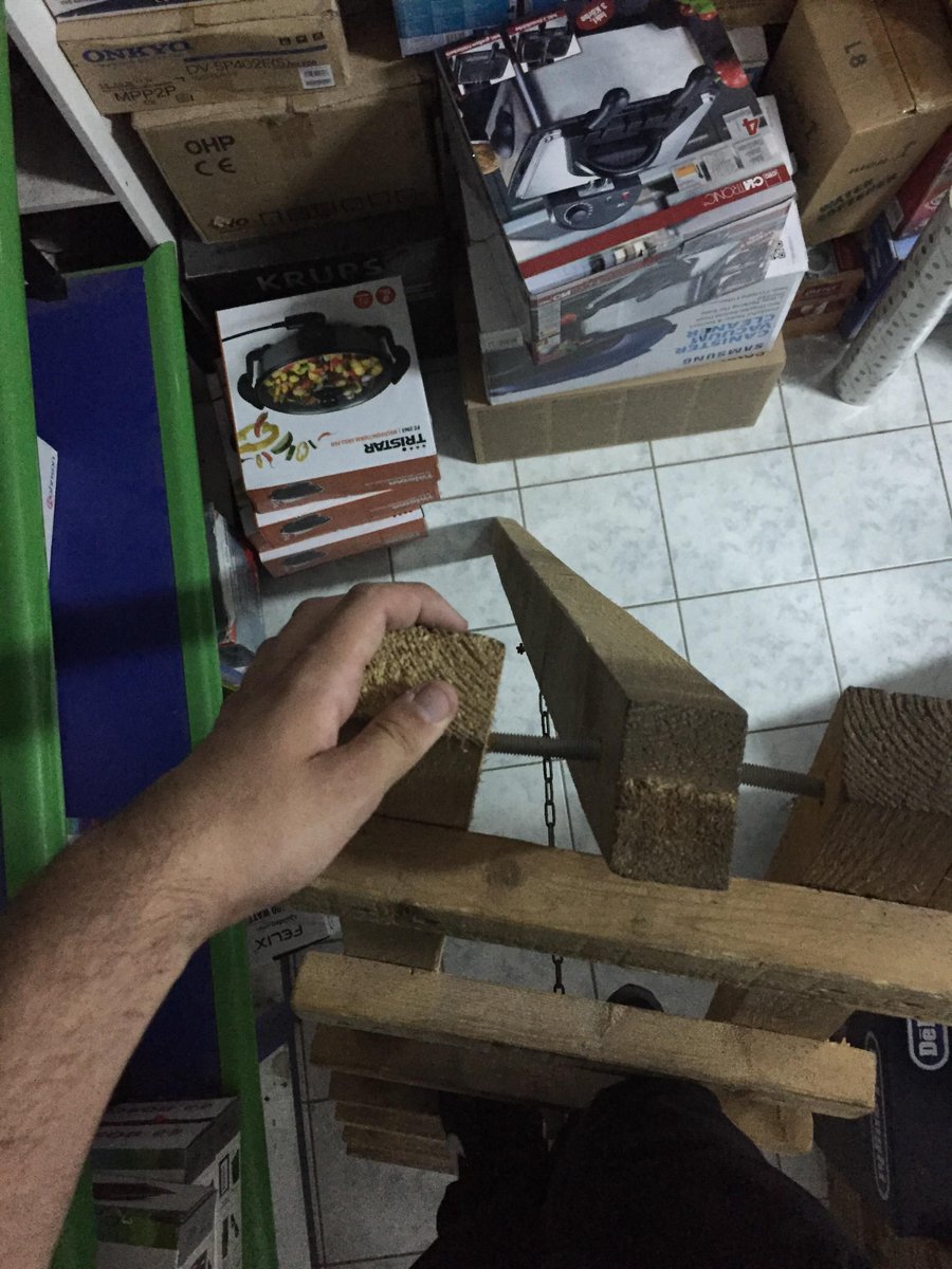 safetyphoto's tweet photo. geezer complains about ladder at store, then climbs it .......... then takes photo......#justdumpit https://t.co/hqhbe4FyMP