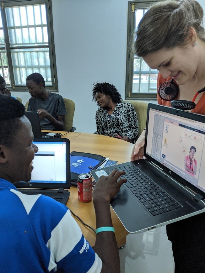 The Basic Computer Skills Course was created by the learning innovations team at Fox Valley Tech in Appleton Wisconsin. The course is hosted on www.wisc-online.com and is free for anyone to use.