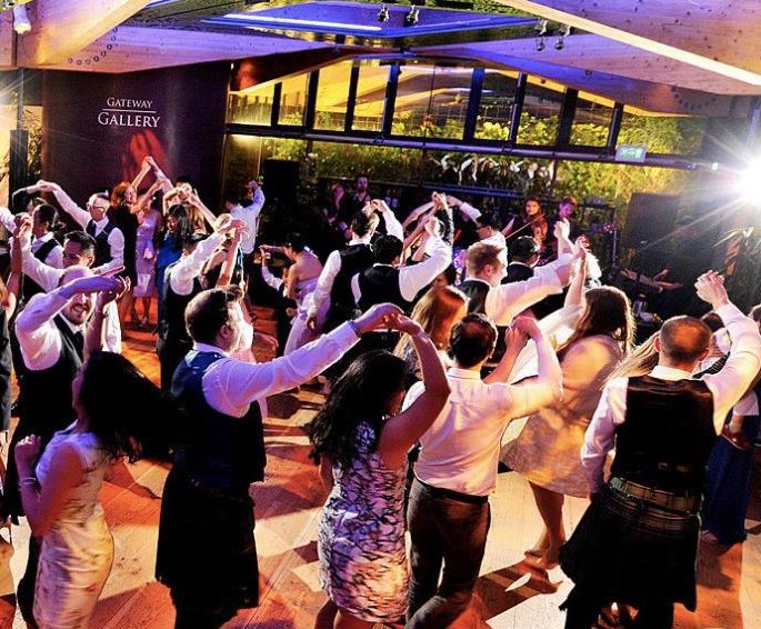 BotanicsBites's tweet photo. Enjoy Hogmanay dinner and celebrations this year at the Royal Botanic Garden Edinburgh. Tickets now available on 0131 552 1974 or visit https://t.co/CaJxfU9uSU for more information https://t.co/voRoW0Otsz