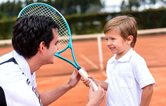 thefarleygroup's tweet photo. Get your kids involved in something you love! Introduce them to tennis in a way that's fun and easy with these simple steps. 🎾 https://t.co/qzxEqxwZN9 https://t.co/y1B5hWHTgm