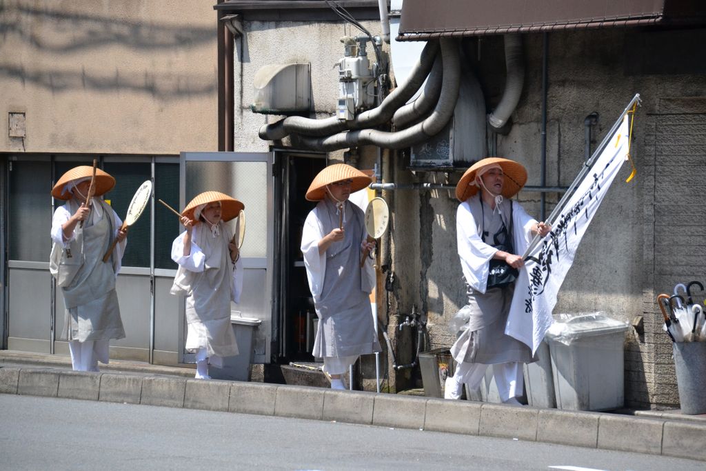 antropomo's tweet photo. On the streets of Kyoto... #japan #travel https://t.co/oHqd9byIo3