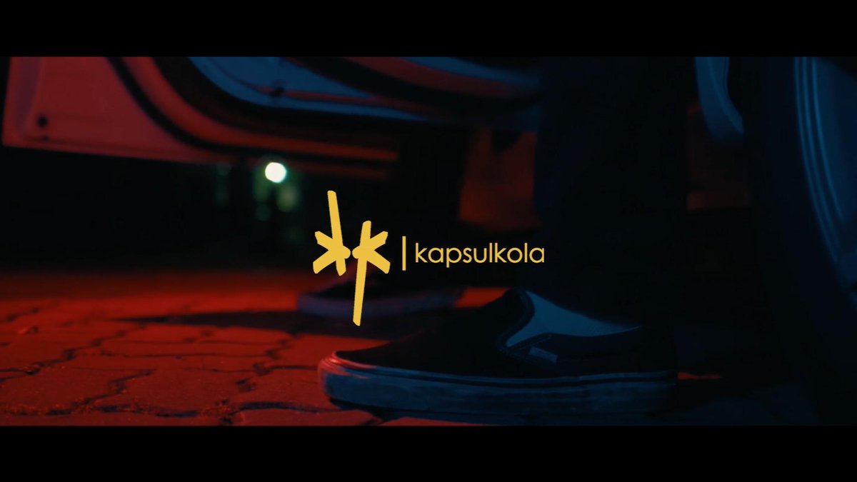 Assalamualaikum dan good morning!!!

Kitorang kapsulkola (formerly known as Ballroom Recital) terimalah buah tangan sulung dari kitorang, debut single kitorang dah release! 

Spotify - open.spotify.com/track/18ZMsCyO…

Youtube - youtu.be/7uN0dTbwmyg