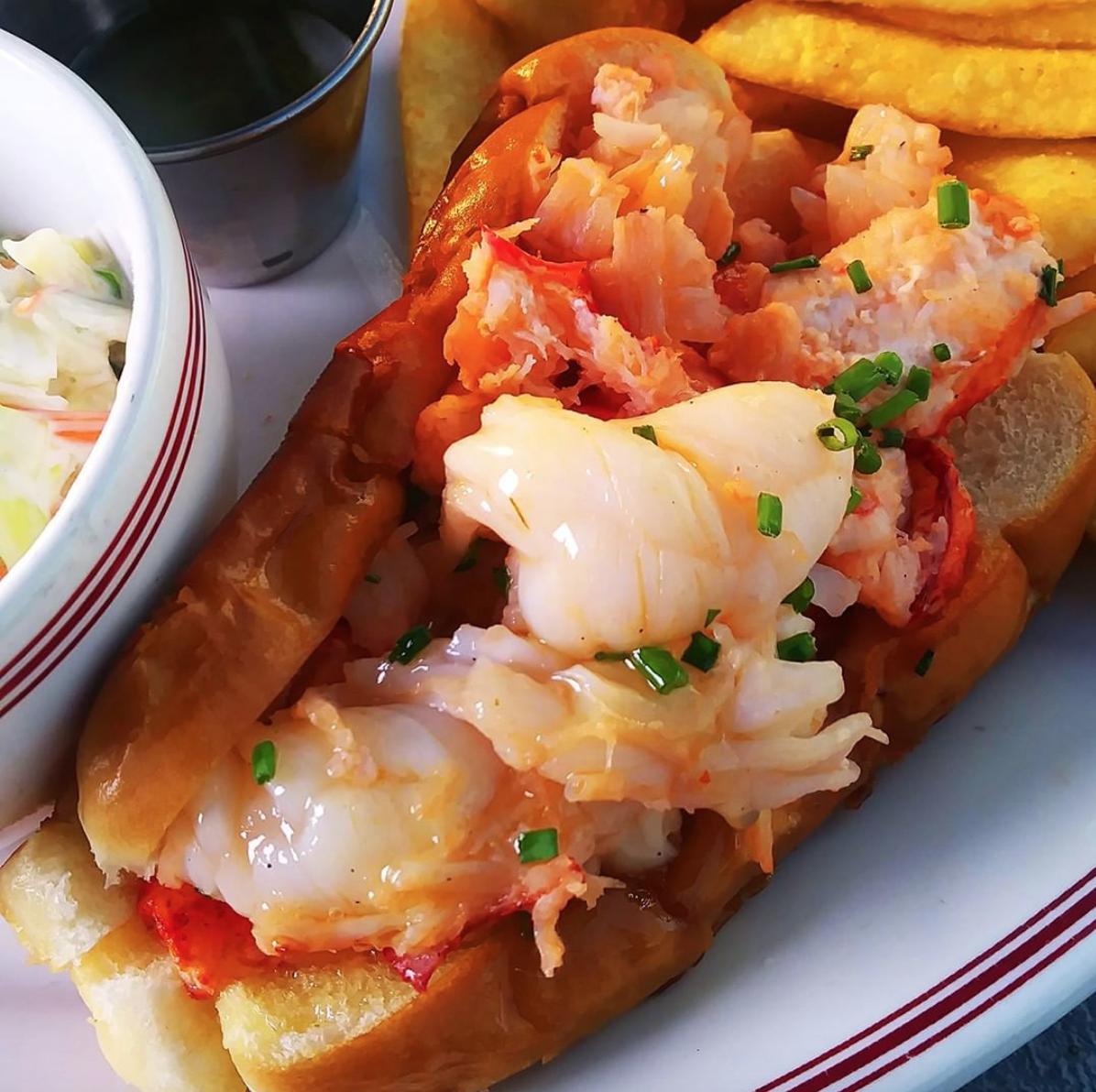 chowder_house's tweet image. Lunch is better with a Lobster Roll in hand... 😋