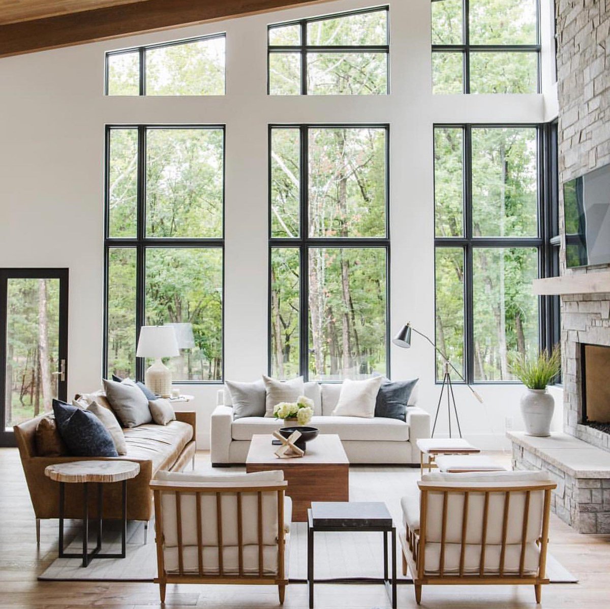 pulosdesigns's tweet image. Hello gorgeous! 😍 This design gives me serious family vacation vibes. 😊 InteriorDesignInspo #DesignAndDecor #NaturalLight
📸: @studiomcgee