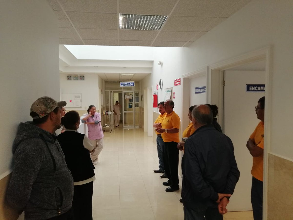 MiriamV_1's tweet photo. Esta tarde cerraremos oficialmente campaña, pero por lo pronto, seguimos recorriendo los centros laborales del sector. En las fotos durante nuestro recorrido en El Salto, Pueblo Nuevo, en donde también los invitamos a acompañarnos hoy a las 15:00 horas en el Salón Richelieu. https://t.co/D01O1r33Bv