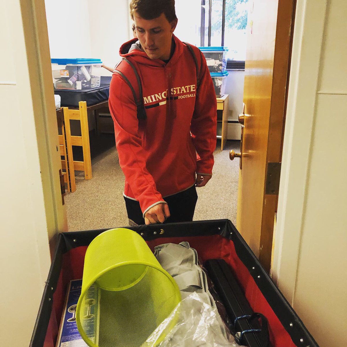 MSUBeavers's tweet photo. Happy move in day! We’re excited to welcome back our fellow Beavers‼️ 

#BuildTheDam https://t.co/tLlrdVITNF