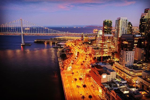 ObieVIP's tweet image. Ariel Drone view of downtown San Francisco and the Bay Bridge at dusk. #SF #SanFrancisco #embarcadero #CA #california #Obievip #obievip_sf #obievip_skyline #drone #dronephotography #droneporn #obievip_drone #sfferrybuilding #lights #citylights  #baybridge ift.tt/2TW7p59