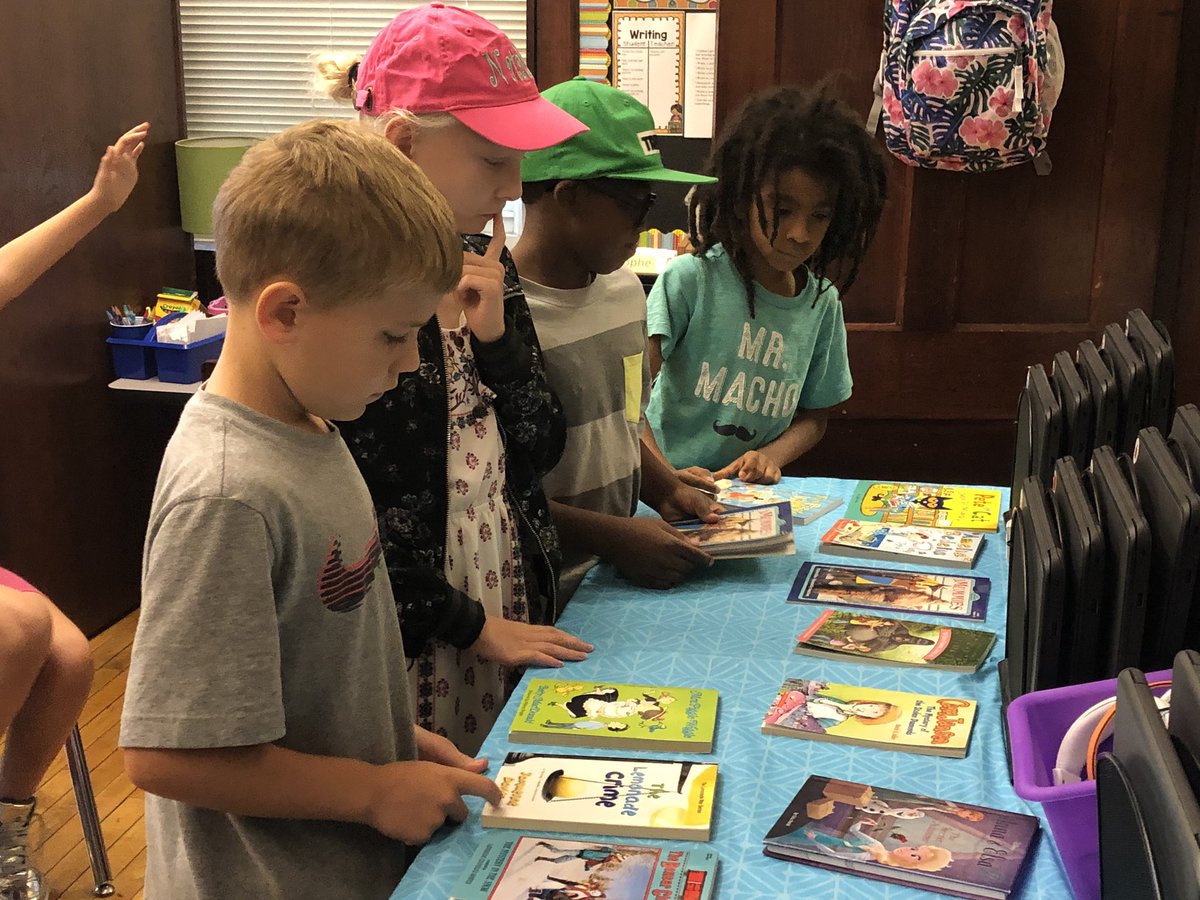 BLOOM_AP_'s tweet photo. Guess what day it is? It’s Book Nook opening day in Mrs.Schuppert’s room! They are 3rd grade rockstar readers! #Bloomhere #GameOnBulldogs @BloomBulldogs https://t.co/ibTmGOETxr