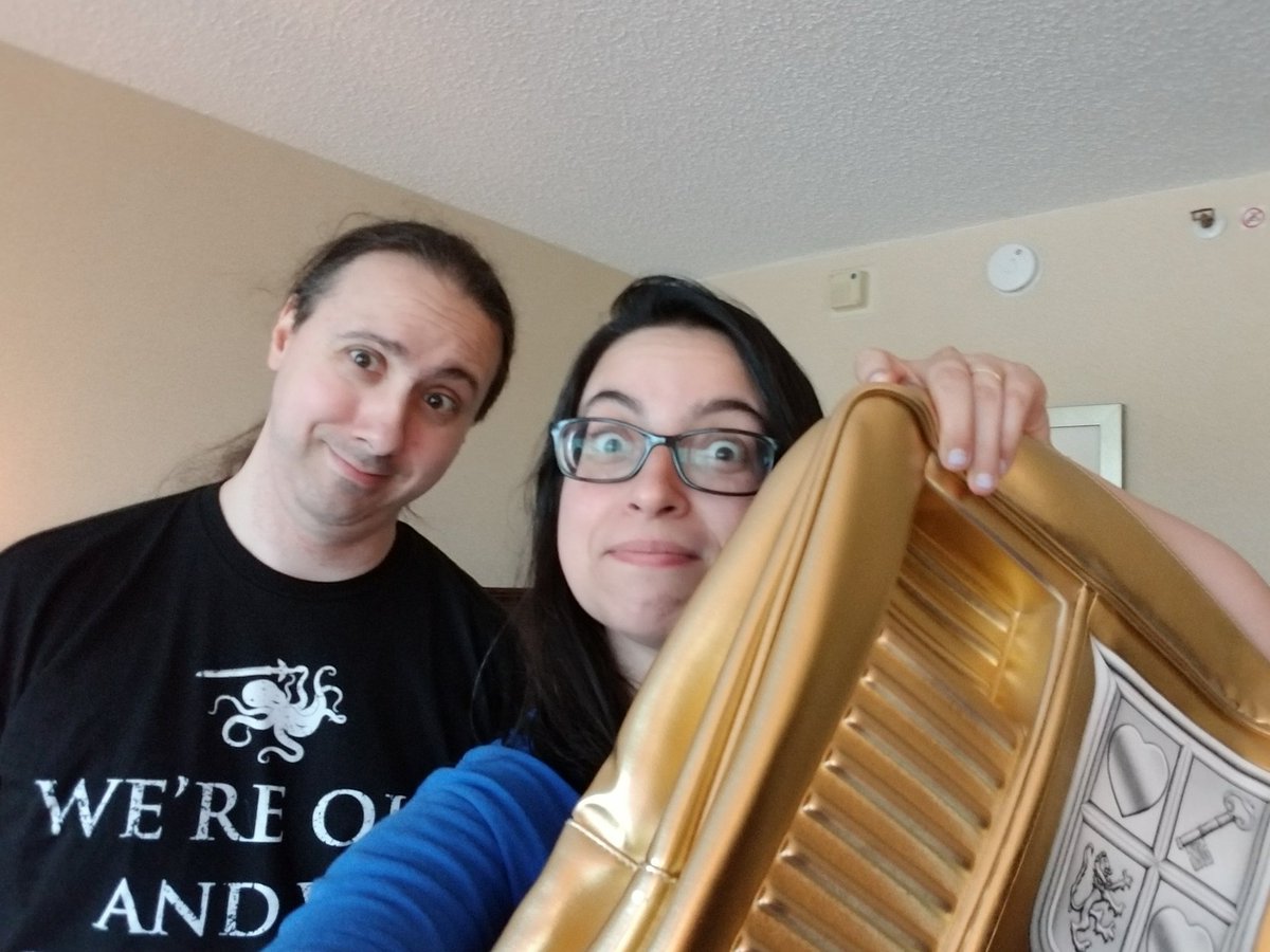 LindaakaTheGam1's tweet photo. I found @Nintenjoe25 and I am stealing his bag. #zelda #zeldabackpack https://t.co/IIQZGrDcBz