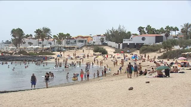 La alerta por altas temperaturas se ampliará a toda Canarias a partir de esta medianoche. Está previsto que el calor sea mayor en el interior de las islas, las medianías y las zonas altas con temperaturas máximas. (Vía <a href="/RTVCes/">RTVC</a>)
➡️ rtvc.es/noticias/alert…