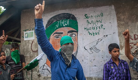 nomi_bahoo's tweet photo. We Will Fight Till Our Last Breath And Till Our Last Drop Of Blood For The Freedom Of Kashmir ✌🏻
Kashmir Is Pakistan's Territory And We Will Get It Back Soon 💪🏻
Bhai JAAN  @hansbadvi 
#WallsofOccupiedValley https://t.co/gMZ7o1dr7v