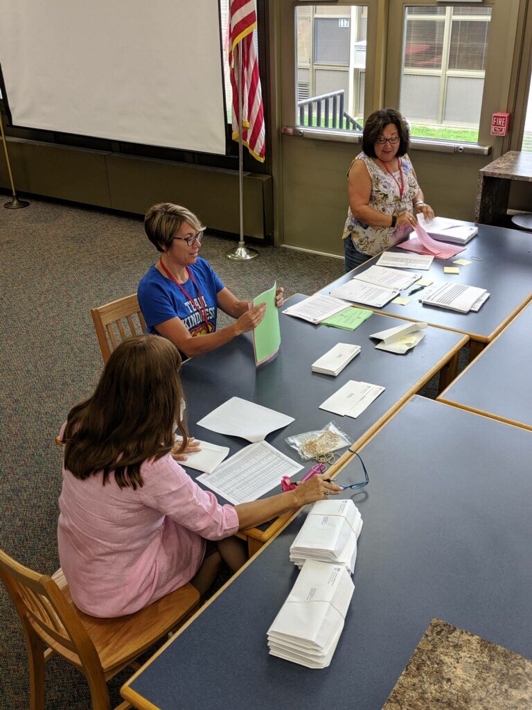 LMSNation's tweet photo. Working hard to complete schedules - coming soon to your mailbox #7thgrade #readplease https://t.co/ArEIcofF46