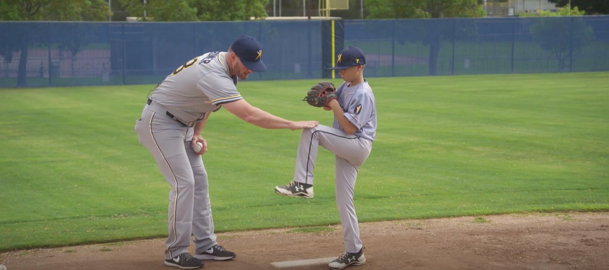 usatodayhss's tweet photo. Seattle Mariners bullpen coach Jim Brower breaks down the leg lift for 12-U pitchers and offers a few helpful tips for the bullpen coaches.
📽️: https://t.co/WEkydDBzJd https://t.co/OX6Gx8qCYw