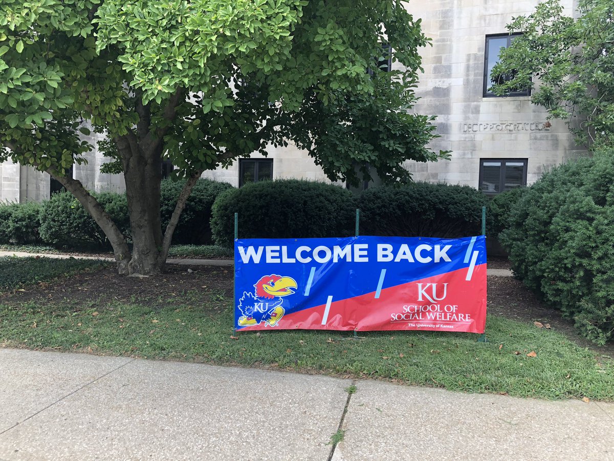 KUSocialWelfare's tweet image. Welcome new social welfare students! Rock Chalk!! #hawkweek #kusocialwelfare #visionofjustice