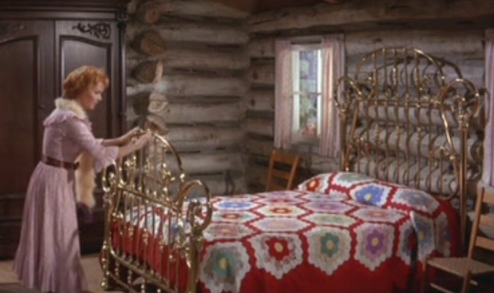 CHANNINGPOSTERS's tweet photo. I knew I’d seen that big #brassbed before. 
1) Cat on a Hot Tin Roof, MGM, 1958
2The Unsinkable Molly Brown, MGM, 1964.
#ElizabethTaylor #DebbieReynolds https://t.co/iVKXhWpNlN