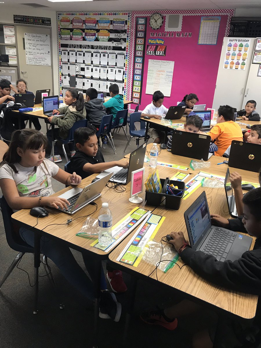 RossRoadrunners's tweet image. Students coding a witch to multiply by 10s using @scratch @codeCampusED #Rossome