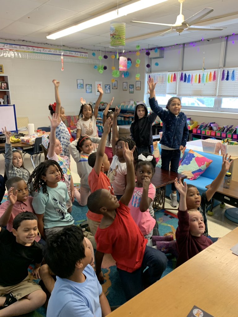 teachwithhoney's tweet photo. My friend, the Head Chef at Graceland, came to read today for “Leaders are Readers”. What’s really cool about this entire experience, I heard my kids say things like, “I want to know more!” This is what it’s all about! #leadersarereaders #TheHope #elvisforeveryone🕺🏻#TeamDCS https://t.co/FoU0dMu8l9