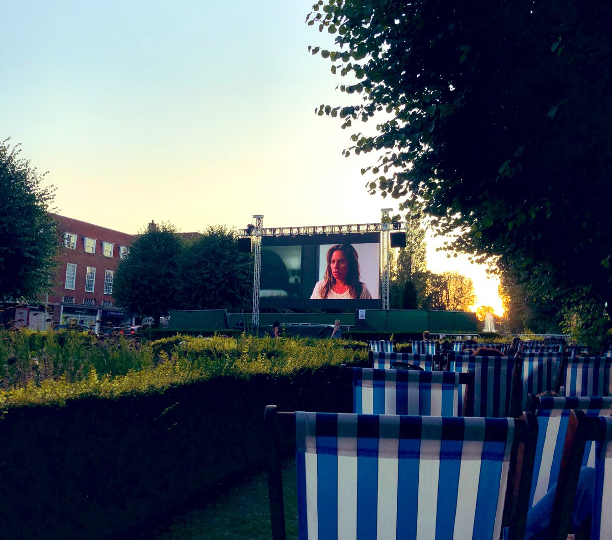lizrussell_16's tweet image. Great evening watching ”A Star Is Born” ✨ #VIPsection @wonderfulwgc #CinemaOnTheGreen @tomaxon3 🎬🎟