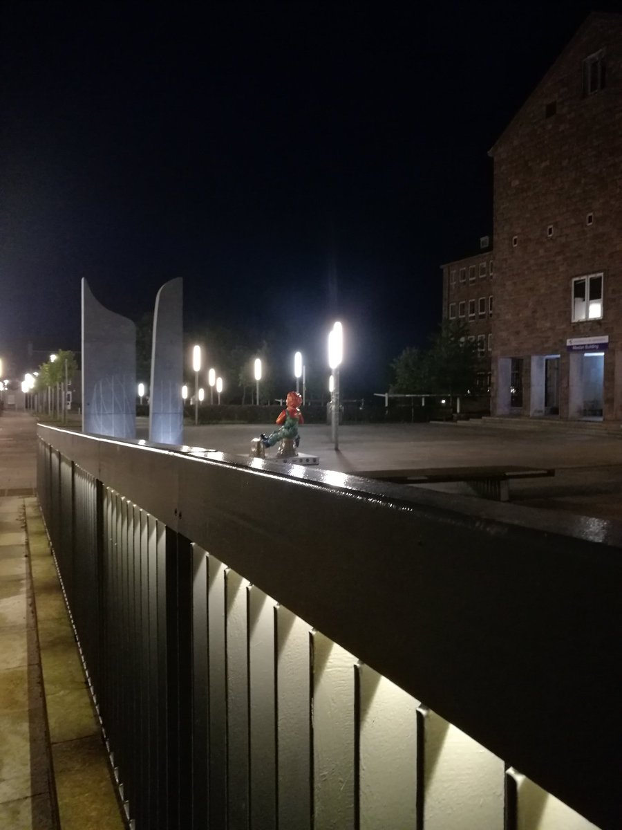 Peter_Henderson's tweet photo. Our Wullie (not quite roaming) in the gloaming @aberdeenunilib #owbt https://t.co/PA19u6DYxR