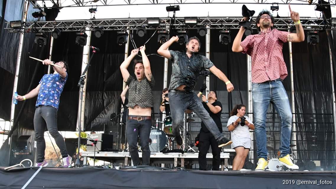 EspLaBruja's tweet photo. Inolvidable la tarde que nos han regalado esta tarde @Despistaos en @MediterraneaVLC
#musicwin https://t.co/7ubOd43GN9