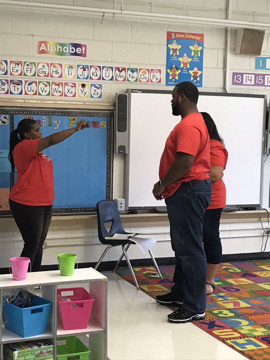 mrspobrien82's tweet photo. Mrs. Whitehead leading new Kindergarten team members on engaging phonics strategies! #Level5Leaders #WeWork @Dolphinville @PrincipalD17 https://t.co/yFTZkNHlzo
