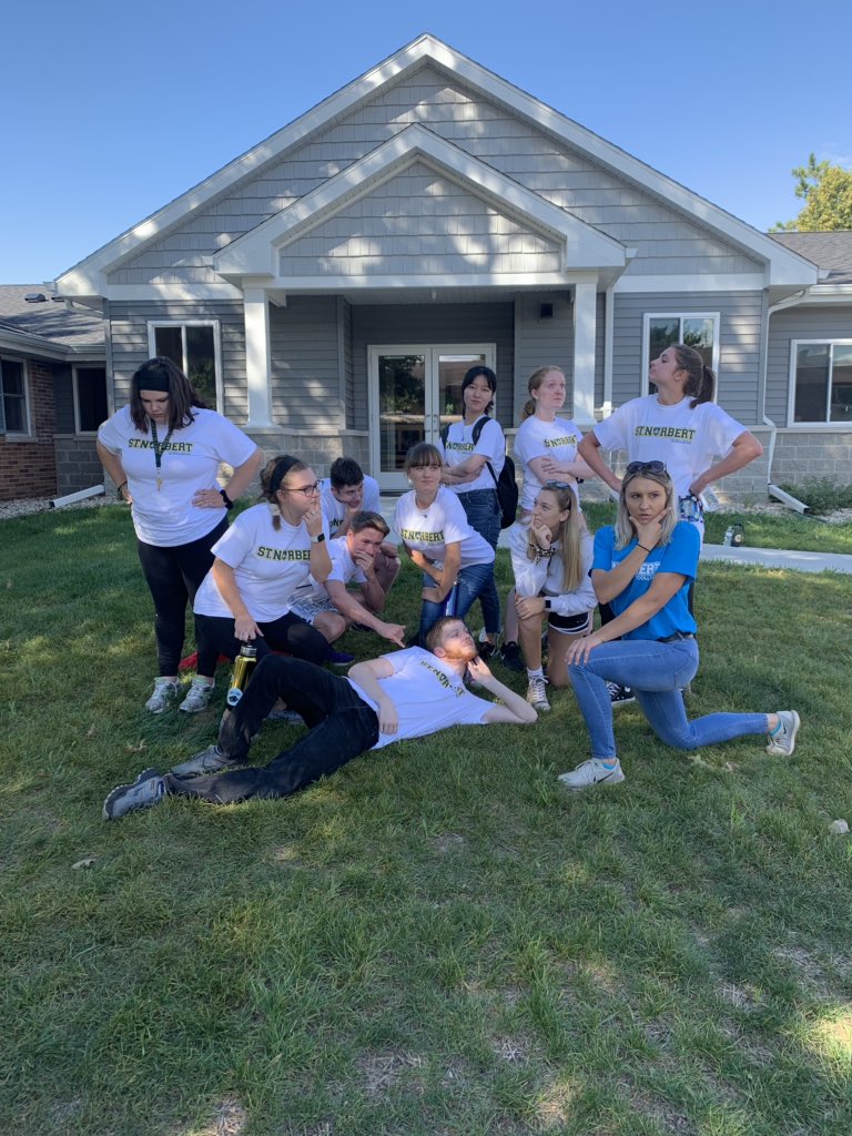 jameewwe's tweet photo. “So... how do we get back to campus?” #sncserves #intothestreets https://t.co/qRFzVdvqYI