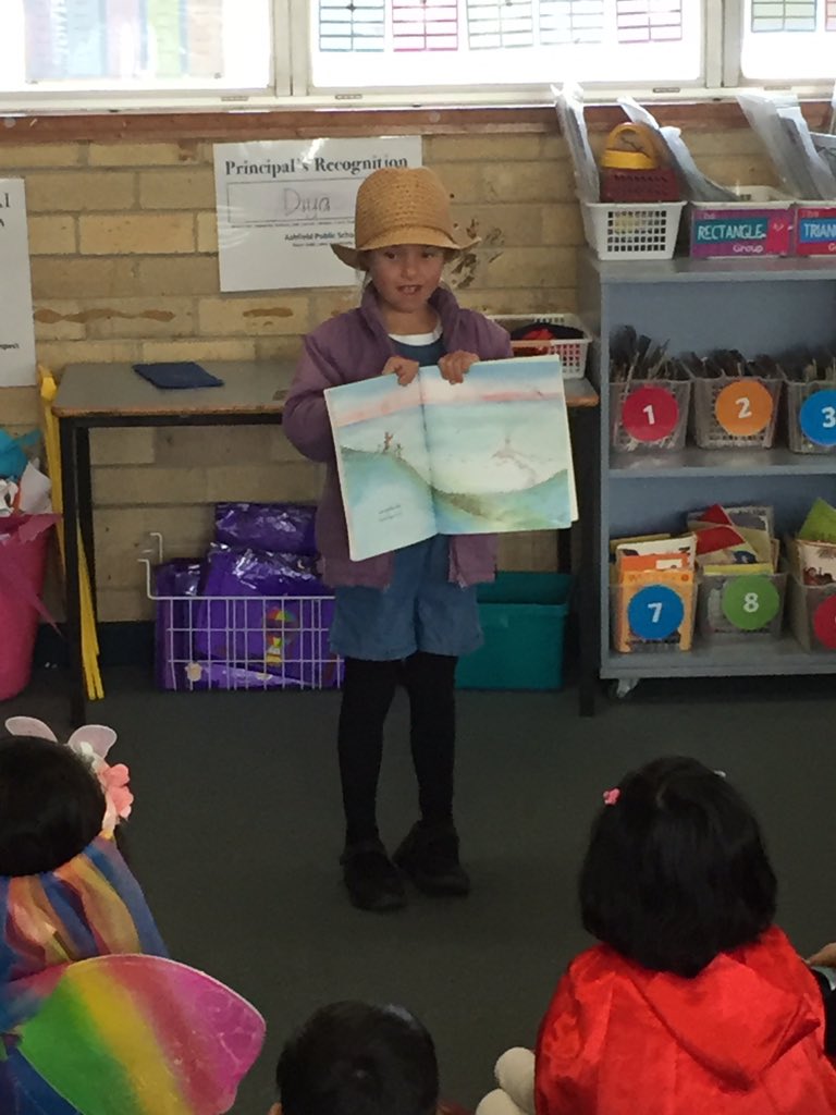 MrsZabakly2's tweet photo. Book Week 2019! #memories #FavouriteCharacters @AshfieldPS https://t.co/XUKVDN3hk3