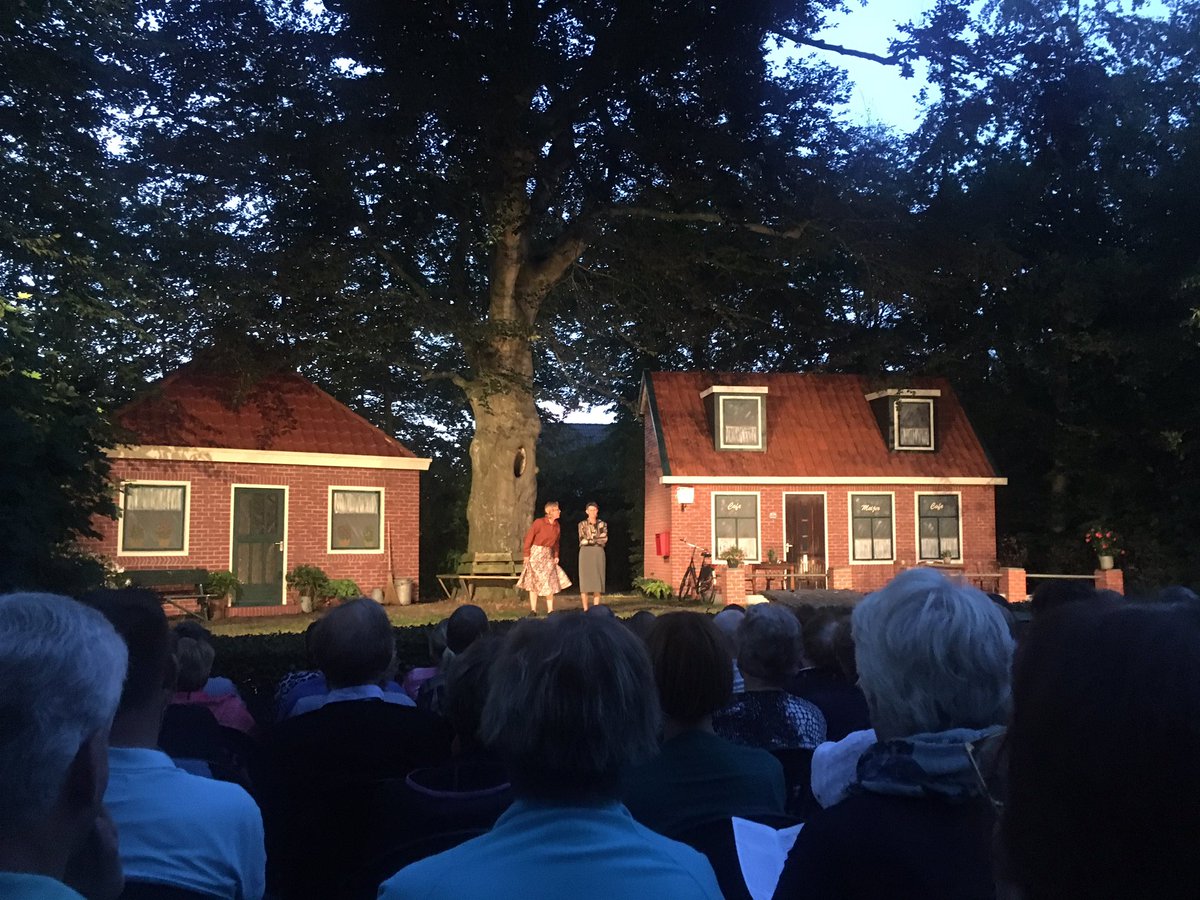 Roderwolde's tweet photo. Première van @OlsRoderwolde was een groot succes!! Er zijn nog een paar kaarten te koop voor de laatste shows!! https://t.co/7Pz1FoHu00