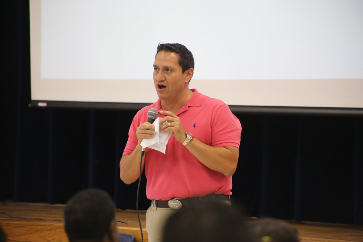 TMFtx's tweet photo. Many years ago, I was a big kid who walked into @NISDPatNeff for the first time. Thanks to teachers who invested in me, a community who looked after me, and parents who supported me, at Neff, I had the experiences that made me who I am today. (1/2) https://t.co/57yrCMF7zu