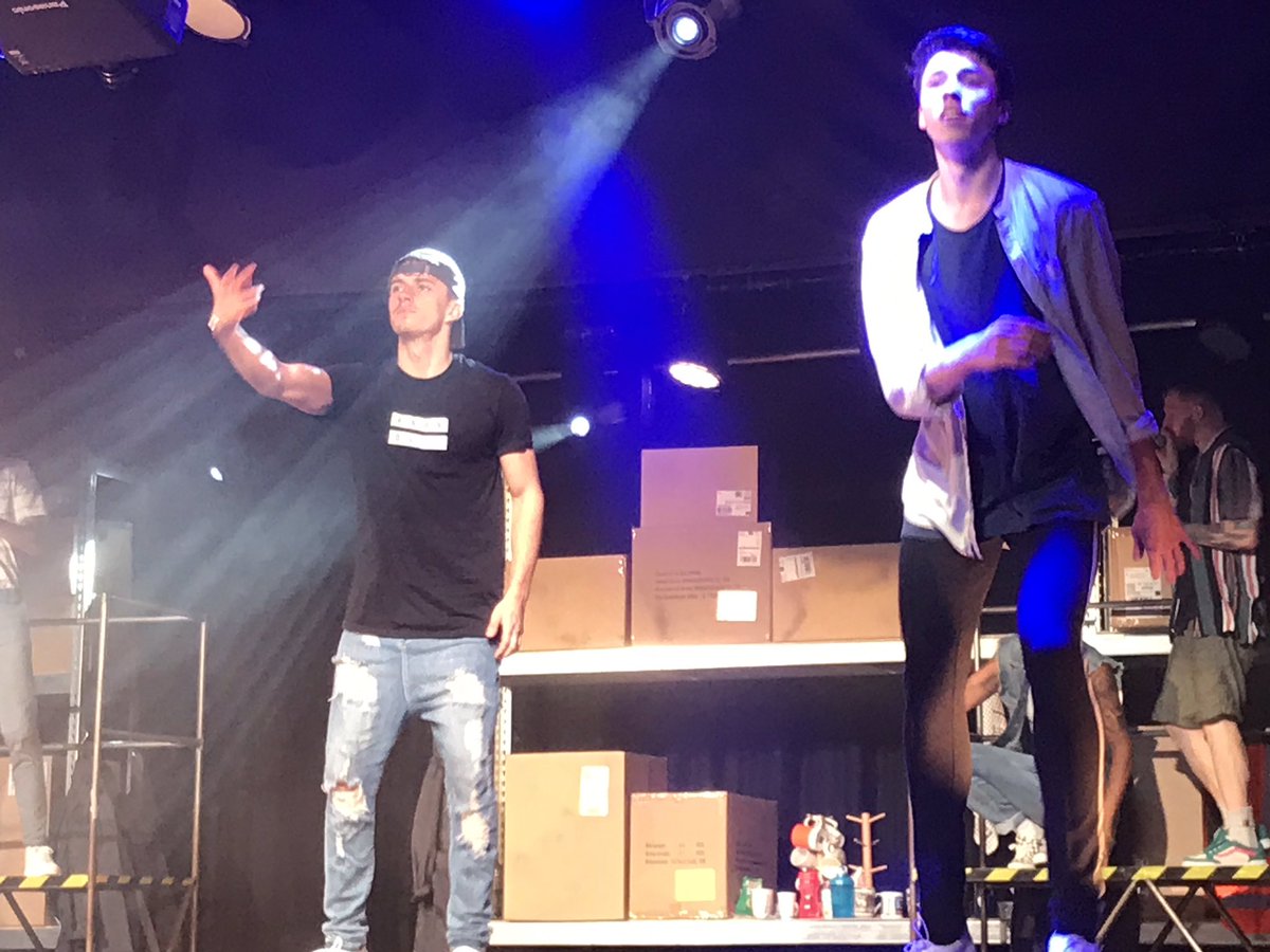 What a show - @TheNoiseBoys1. Wonderful talent, loved the energy! With <a href="/lynn_pin/">lynn_pin</a> #edinburghfringe2019