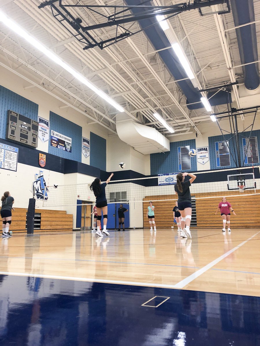 Boom, Ace! Check out our freshman team practicing their serves for tomorrow’s tournament! Good luck ladies