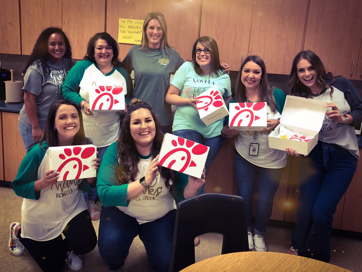 MooreRCES's tweet image. Keeping with the Chick-fil-A tradition before Meet The Teacher! Thanks PTA @PainterLindsey @RCES_Office #RCESneversettle #PTAisawesome @ChickfilA