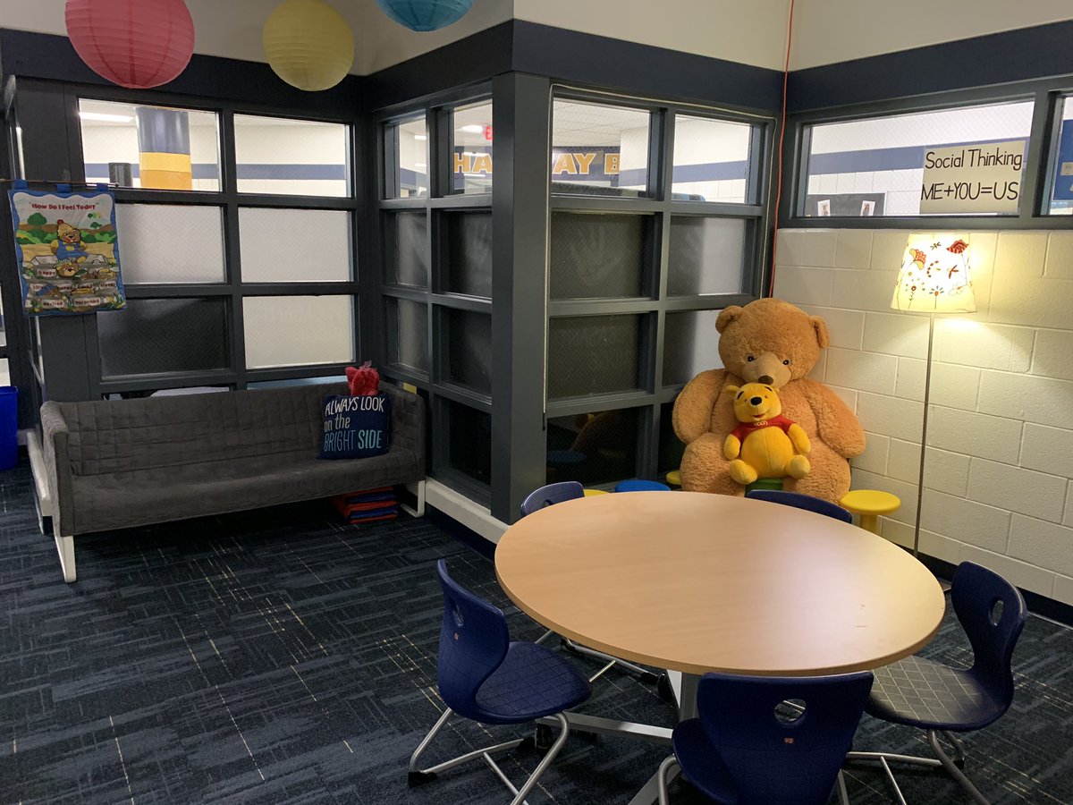 SartoriSSW's tweet photo. My goal is to create a space where kids feel safe and comfortable. I can’t wait to welcome the kids! Not pictured, relaxing music and diffuser with calming oils 😌 #SASLearningSpace https://t.co/R5hb3JyNpT
