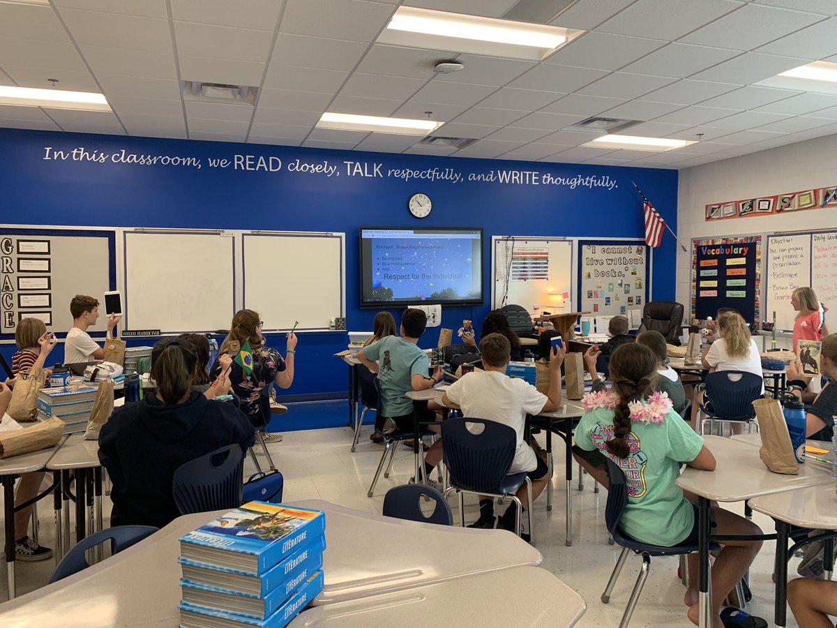 Llshands's tweet photo. One of my favorite days! All about me presentations. #kcschools https://t.co/UZDzQaDwRa