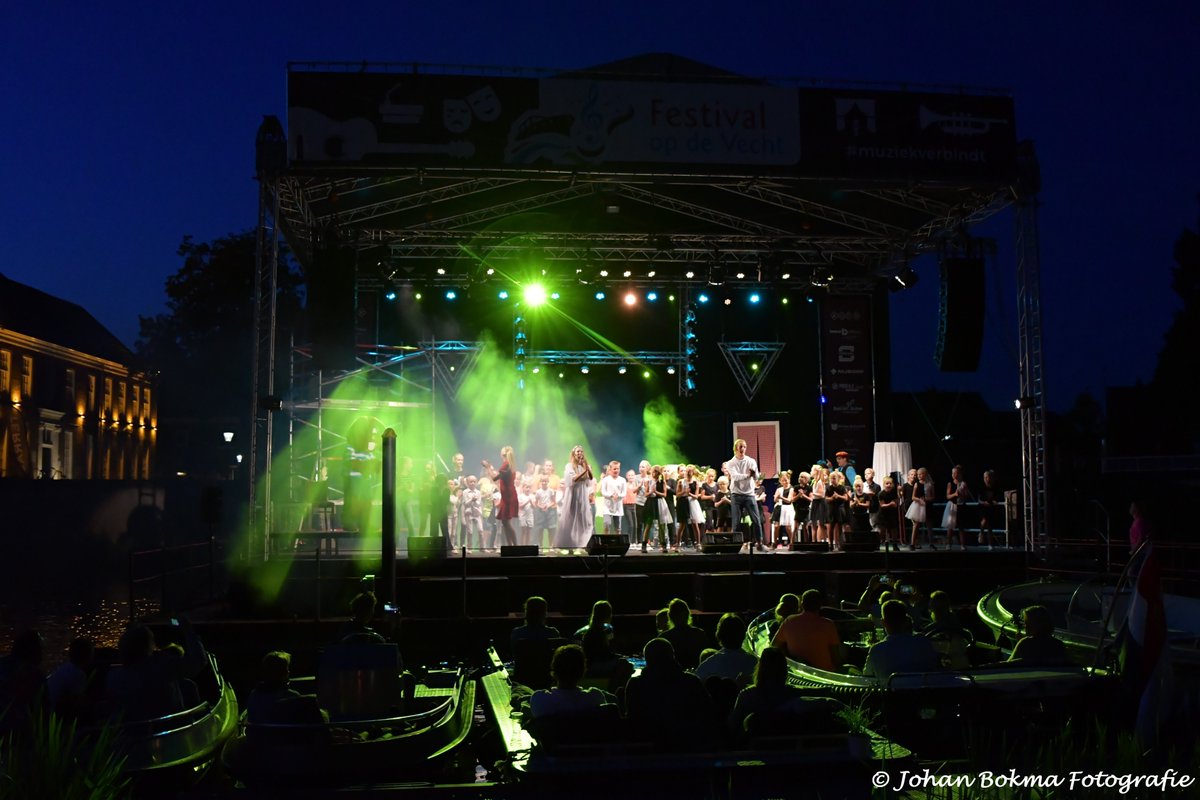 Vanavond een prachtige Jeugd Musical gezien! <a href="/FestivalDeVecht/">FestivalOpDeVecht</a> met echte musicalsteren die meespeelden in de musical ‘Bultje en het Spookslot’. #Ommen #muziekverbindt