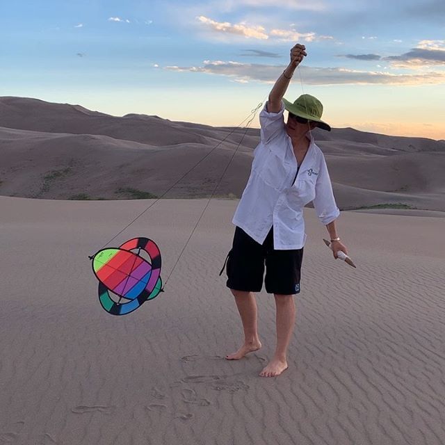 CCnDoc's tweet image. PT 1: #LetsGoFlyAKite! Or Not... 🌬 #SandDunesSoiree #LifeOver50Series #CCnDoc #LifeOver50 #Over50Influencers #LocalInfluencers #BackcountryCamping #BackpackIng #BestCampingEver #SandDunesNationalPark #DynamicDuo #AdventureAddicts #OldGalsRule #TagMan… ift.tt/2MwEFip