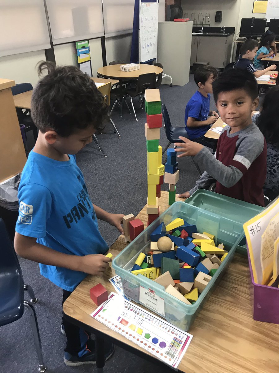 ParksKinder's tweet photo. Kindergartners can be engineers too. #fuesd @LaPalomaElem @FUESDSchools https://t.co/7g2UdvpwTD