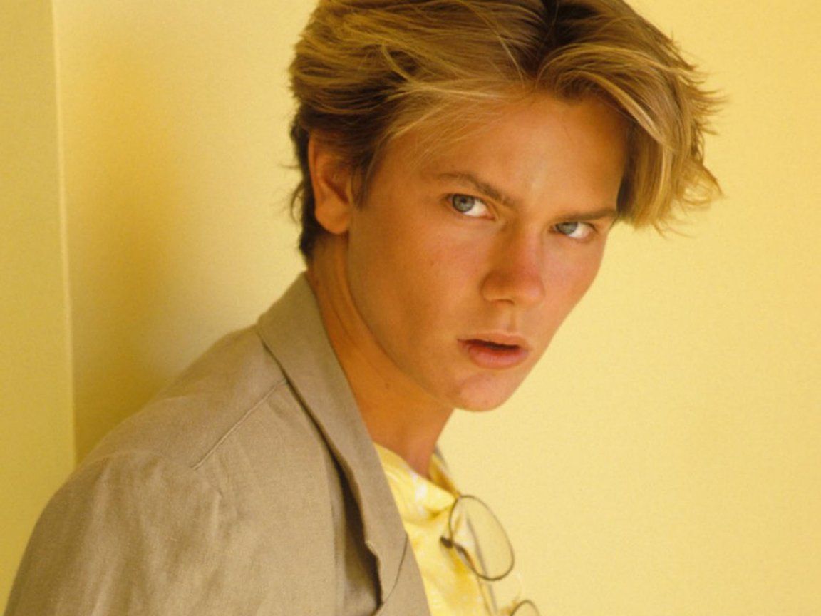 Happy Birthday in heaven to River Phoenix- Today he would have turned 49   