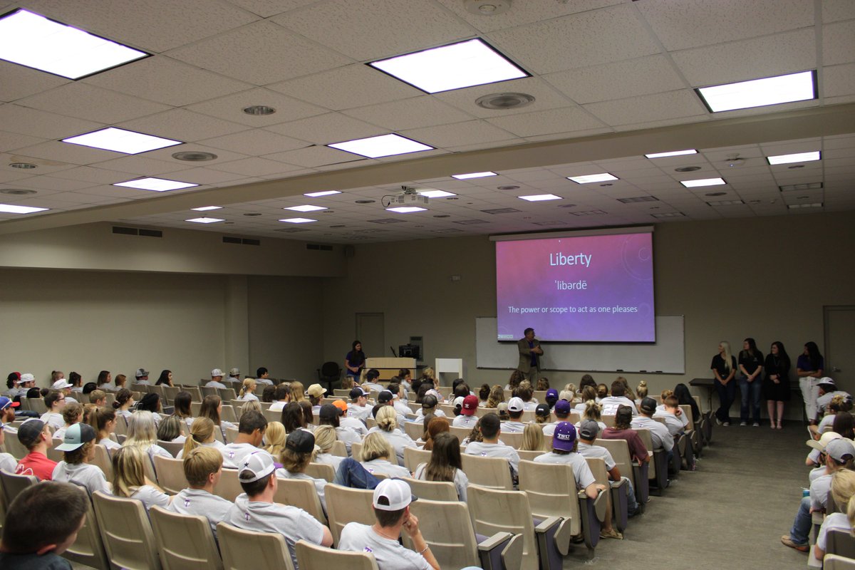 TarletonCOANR's tweet photo. The College of Agricultural and Environmental Sciences held their first FYS classes this week for Tarleton Class of 2023! We hope you had a great T-Week and look forward to seeing you Monday for the start of the Fall 2019 semester!
#Tarleton2023 #TarletonAg #TarletonCOAES https://t.co/vOrbrKdCzm
