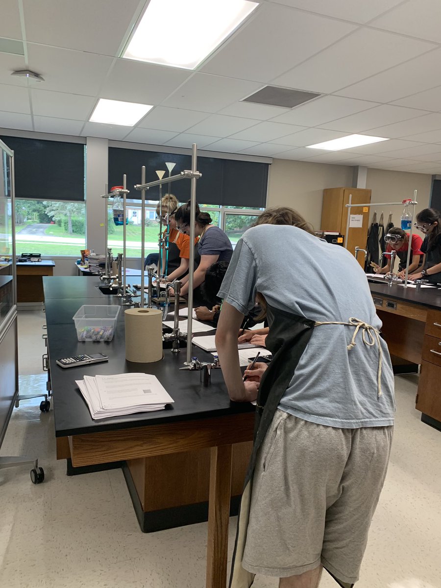ahschemislit's tweet photo. first AP chem lab of the year!! first of many to come! #APChem #chemislit #chemistry https://t.co/mSZMtzhO87