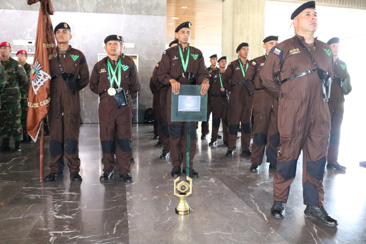 Tag fanb en El Foro Militar de Venezuela  - Página 3 ECrA_XdXoAEWyxM