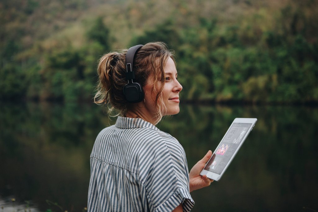 huntervision's tweet photo. Do more than just exist, be present! Look up and experience all that life has to offer! Head to the link in our profile to receive $1,000 to helping you see life a little more clearly. 
#freedomofsight #seeclear #bepresent #huntervision #vision #selfcare https://t.co/cYqI81fxC8