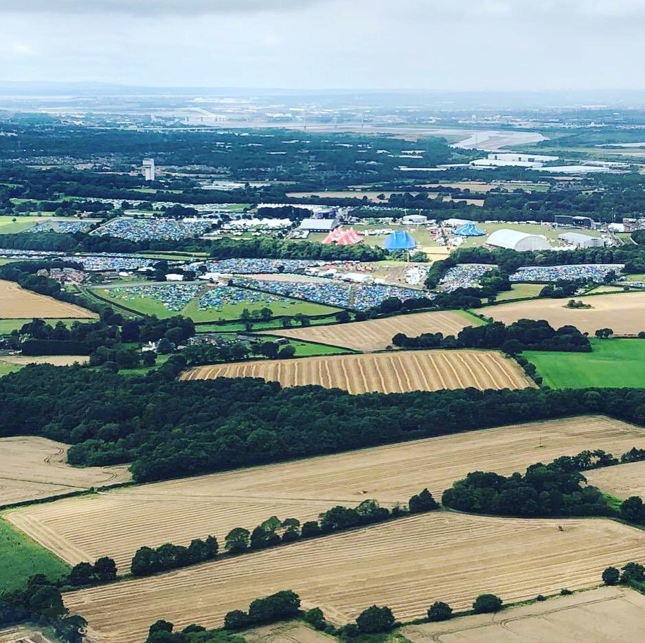 arcusheli's tweet photo. Great fly by in our R44 of #creamfields #2019 
.
#festival #robinson #r44 #aerialview #helicopter #aviation #avgeek #privatesite #instagramaviation https://t.co/Co3avAJ0Bp