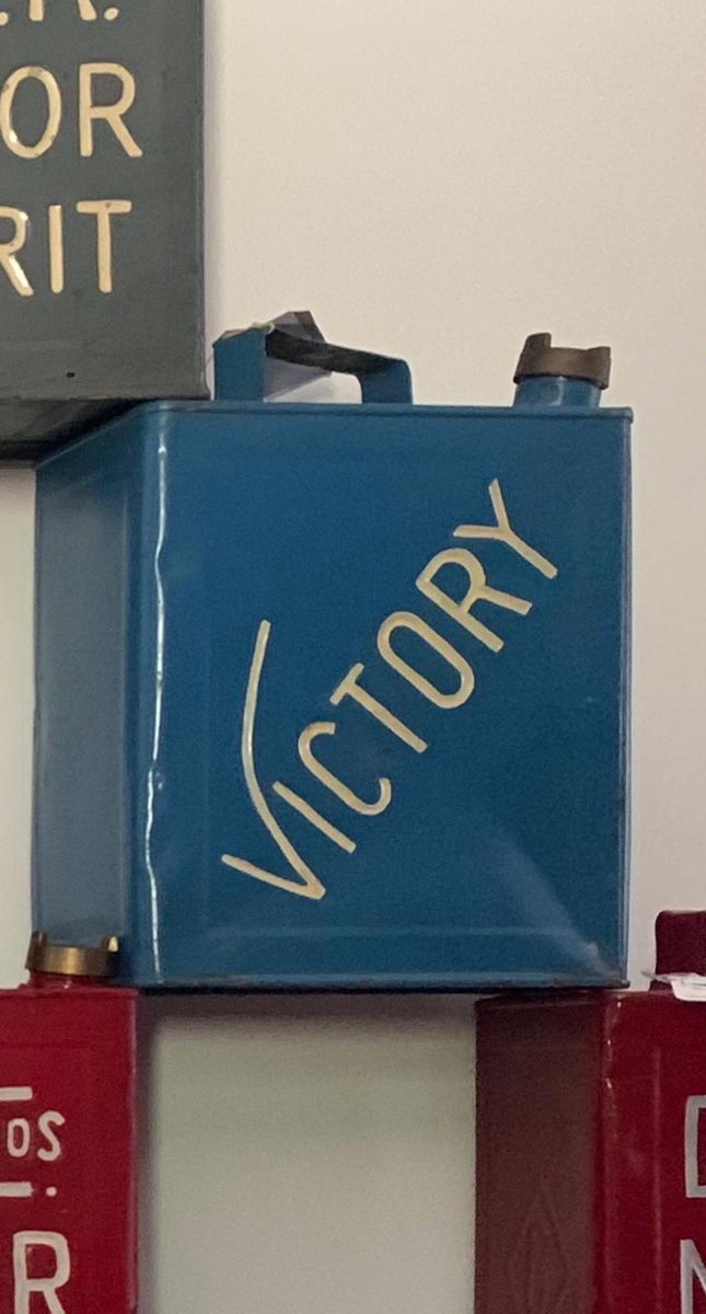 UKREST0RATI0N's tweet photo. Some new additions to our 2 Gallon Petrol Can Collection.
#oakbankmotorspirit #victory #BV #Metropolitanwaterboard #racingshell #PGR #Power #Petroleum #privatecollection #rare #petrolcan #twogallon #petrolcans #vintagemotoring #fuelcan #classic #classiccar #newarrivals #newhome https://t.co/1fXF8M1Y1y