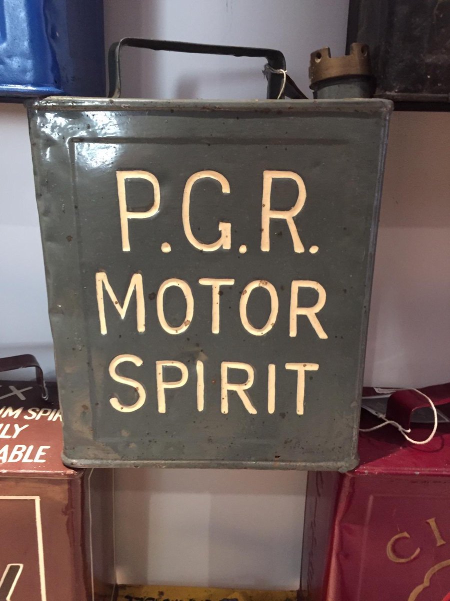 UKREST0RATI0N's tweet photo. Some new additions to our 2 Gallon Petrol Can Collection.
#oakbankmotorspirit #victory #BV #Metropolitanwaterboard #racingshell #PGR #Power #Petroleum #privatecollection #rare #petrolcan #twogallon #petrolcans #fuelcan #newarrivals #newhome https://t.co/amKyCnTxa8